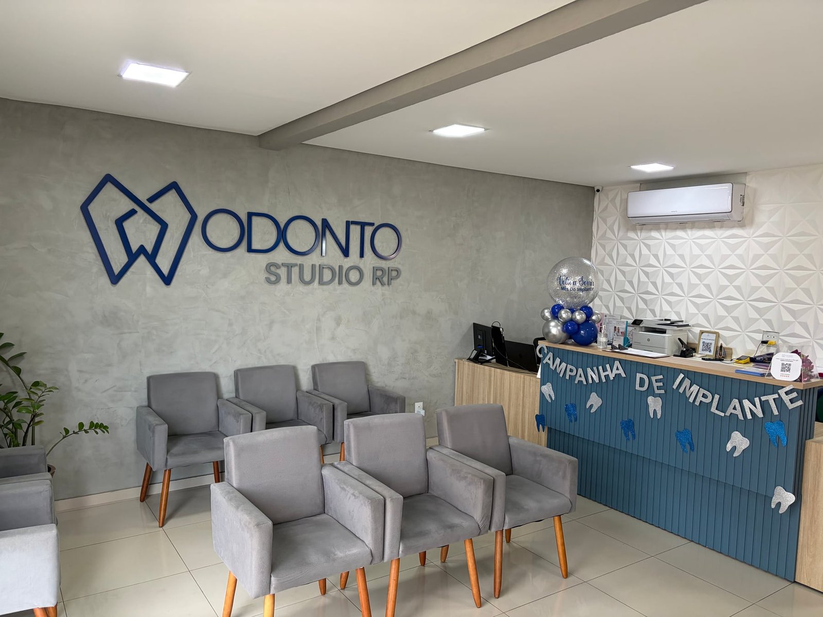 Recepção e sala de espera da Odonto Studio RP